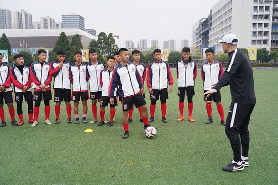 孙继海青训索赔18万：家长控诉与行业规则对峙
