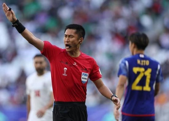 FIFA裁判暗藏玄机：乌兹别克主裁三赴雅加达执法国足生死战