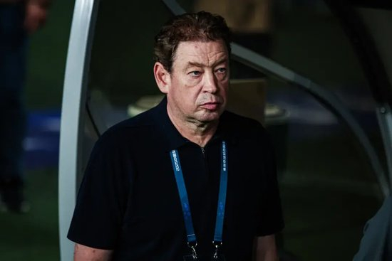 申花蓉城均4-0大胜 争冠竞争继续白热化