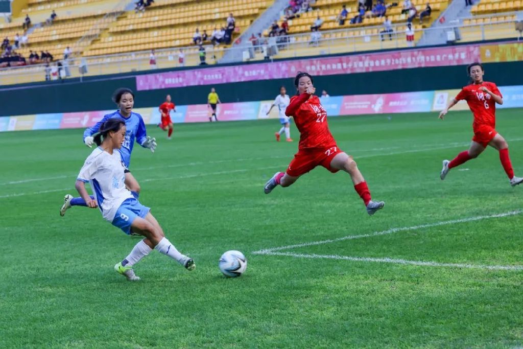 田梦君21分钟戴帽 广东U18女足5-2逆转湖南 会师上海争冠