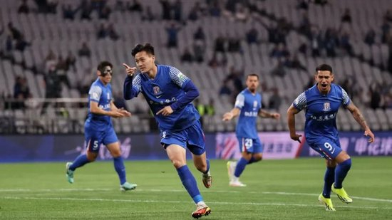申花3-2副班长：控球率59.3%仍惊险，斯卢茨基轮换困境浮现