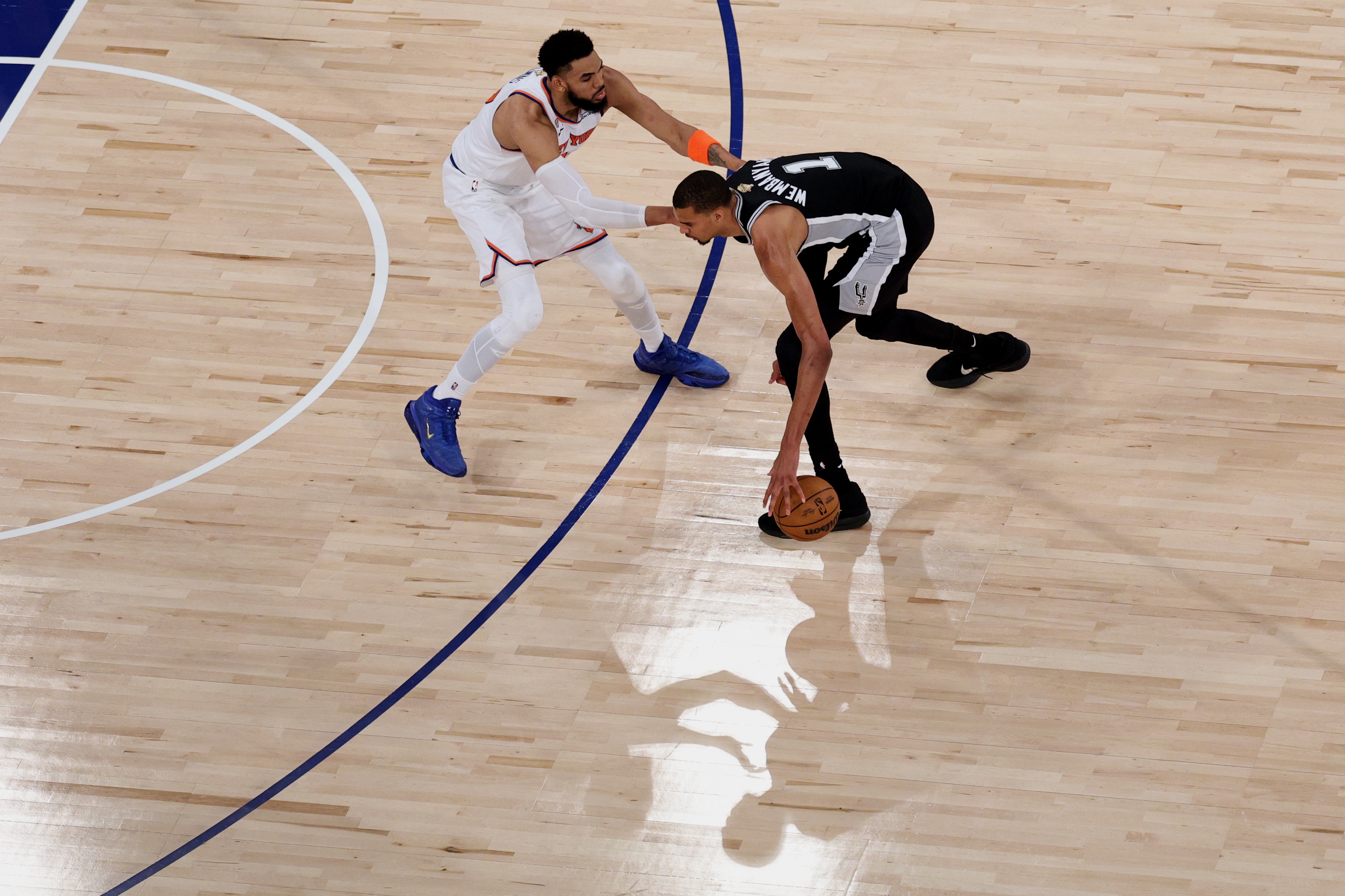 追梦炮轰NBA双标：文班应禁赛两场但被宽恕