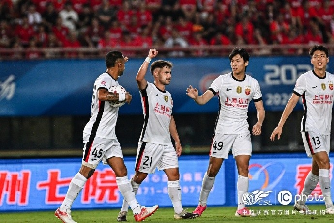 海港客场2-1逆转河南，替补克劳德头槌制胜