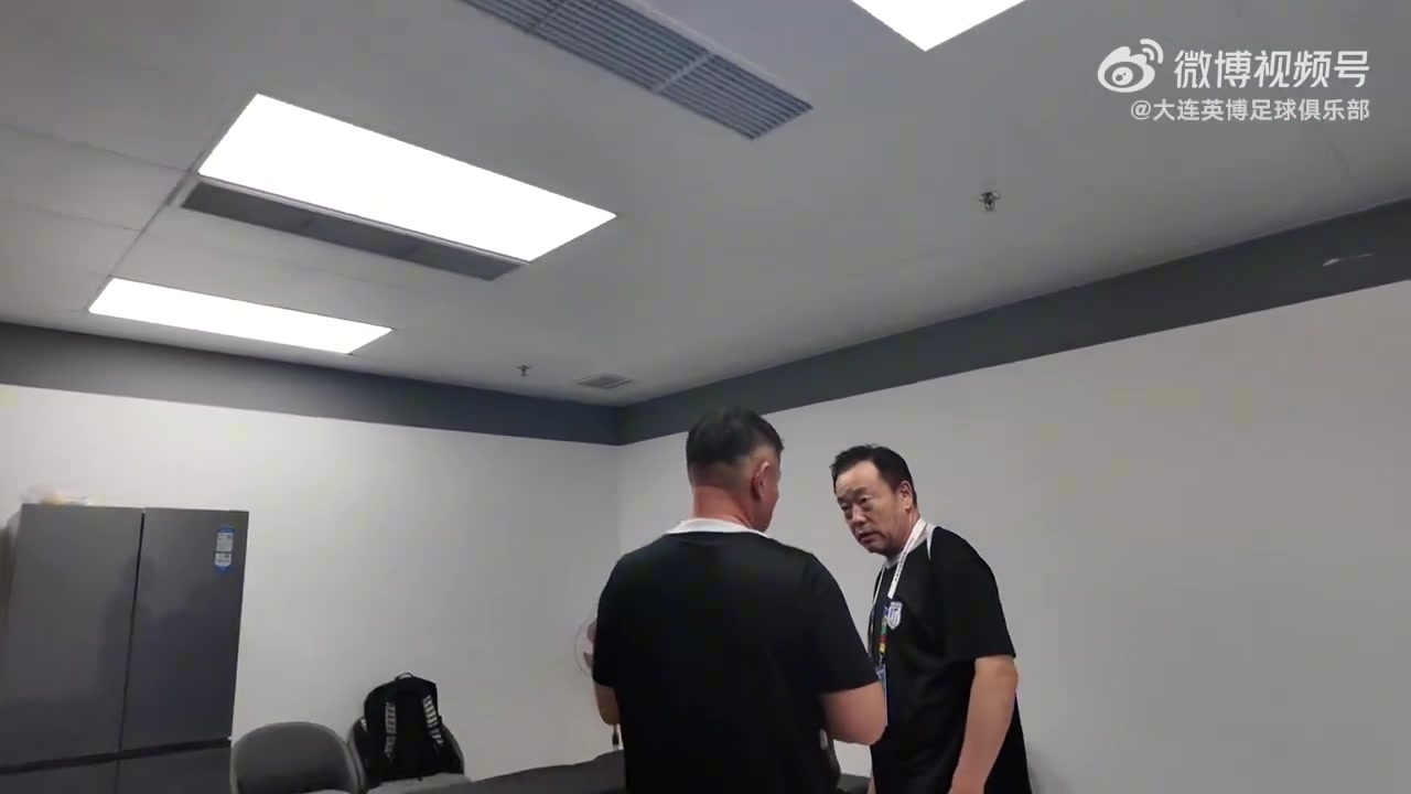 马马杜德比战伤退落泪 大连英博官方确认其责任心 马马杜德比战伤退落泪 大连英博官方确认其责任心
