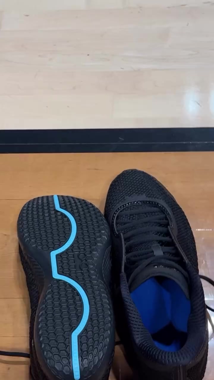 詹姆斯晒LeBron 24训练照 确认第24代正代战靴已在路上
