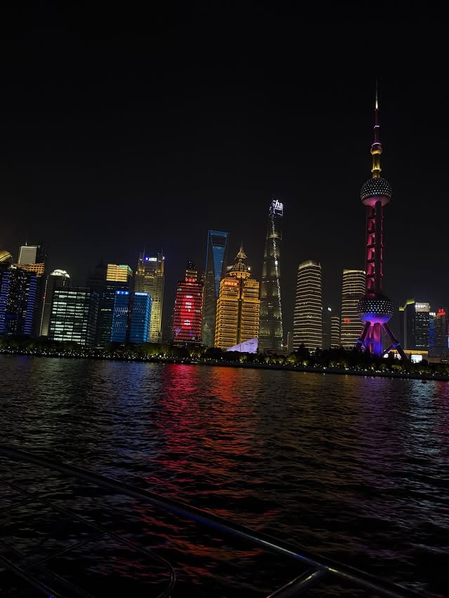 保罗·乔治妻子社媒晒随夫中国行照片：在上海的48小时！