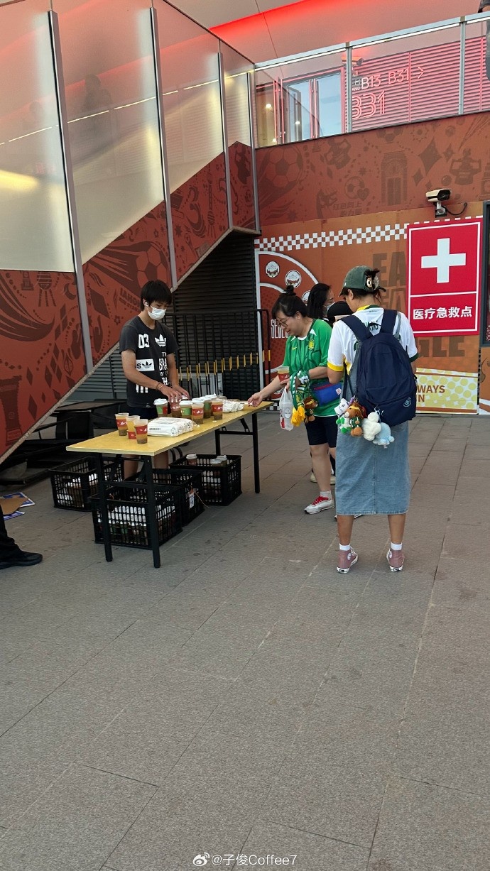 尼克斯马刺赛程表